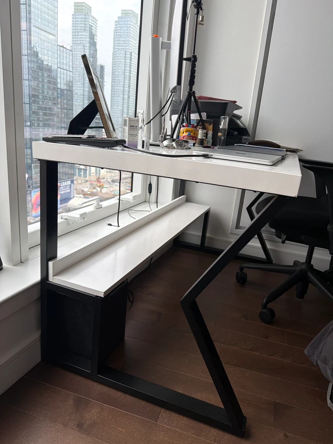 White Modern Desk with Black Frame - photo 3