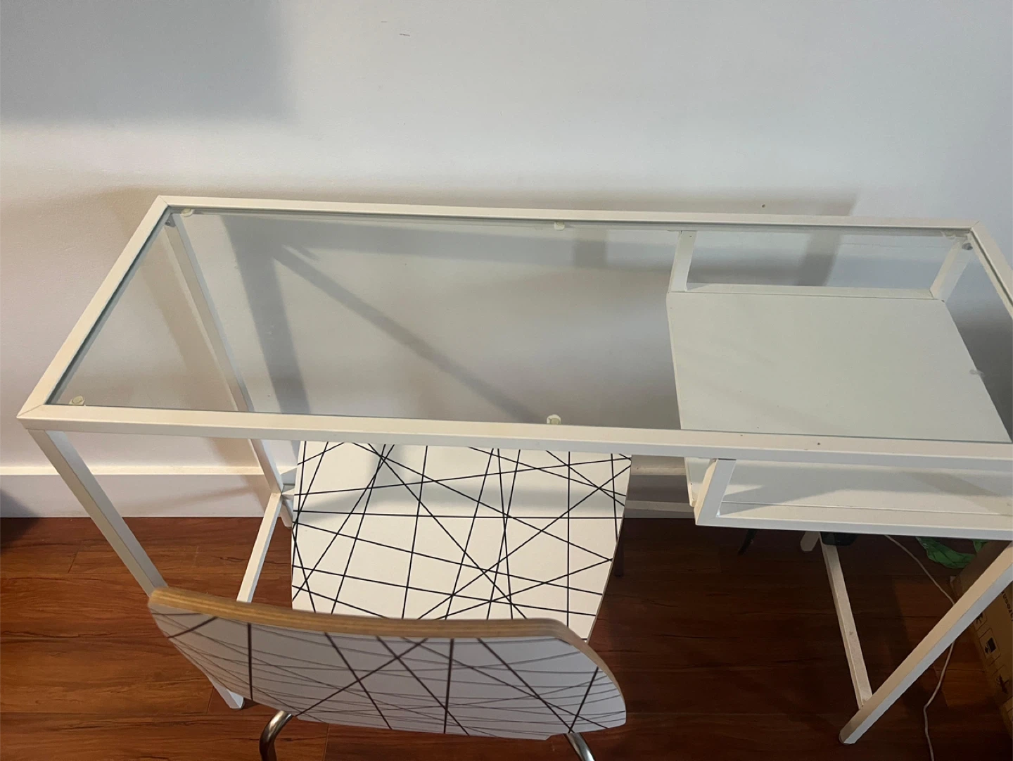 White Glass Top Desk with Modern Geometric Chair