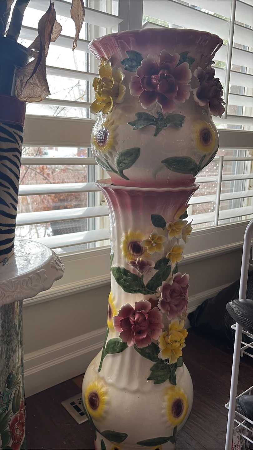 Decorative Ceramic Pedestal Stand with Floral Accents - photo 3