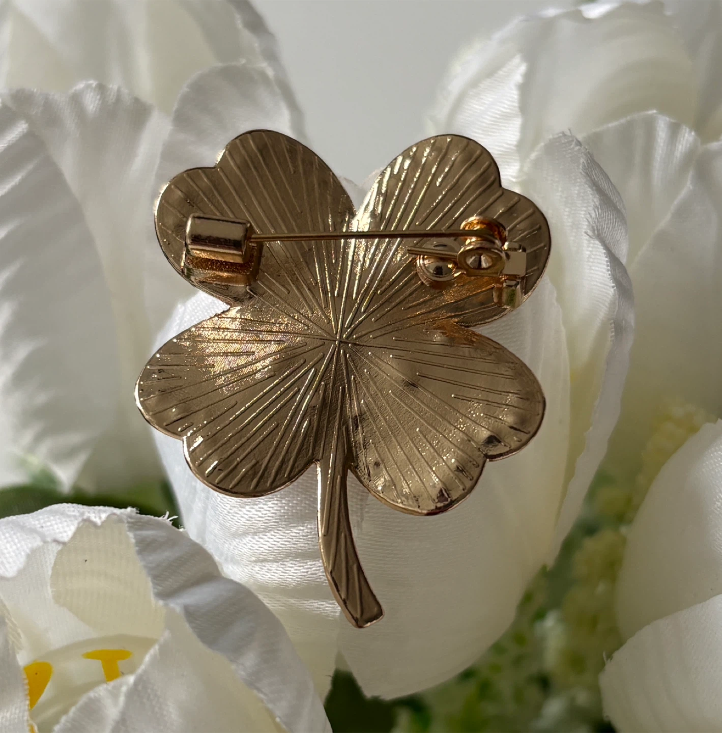 Sparkly Pink Four-Leaf Clover Brooch - photo 4