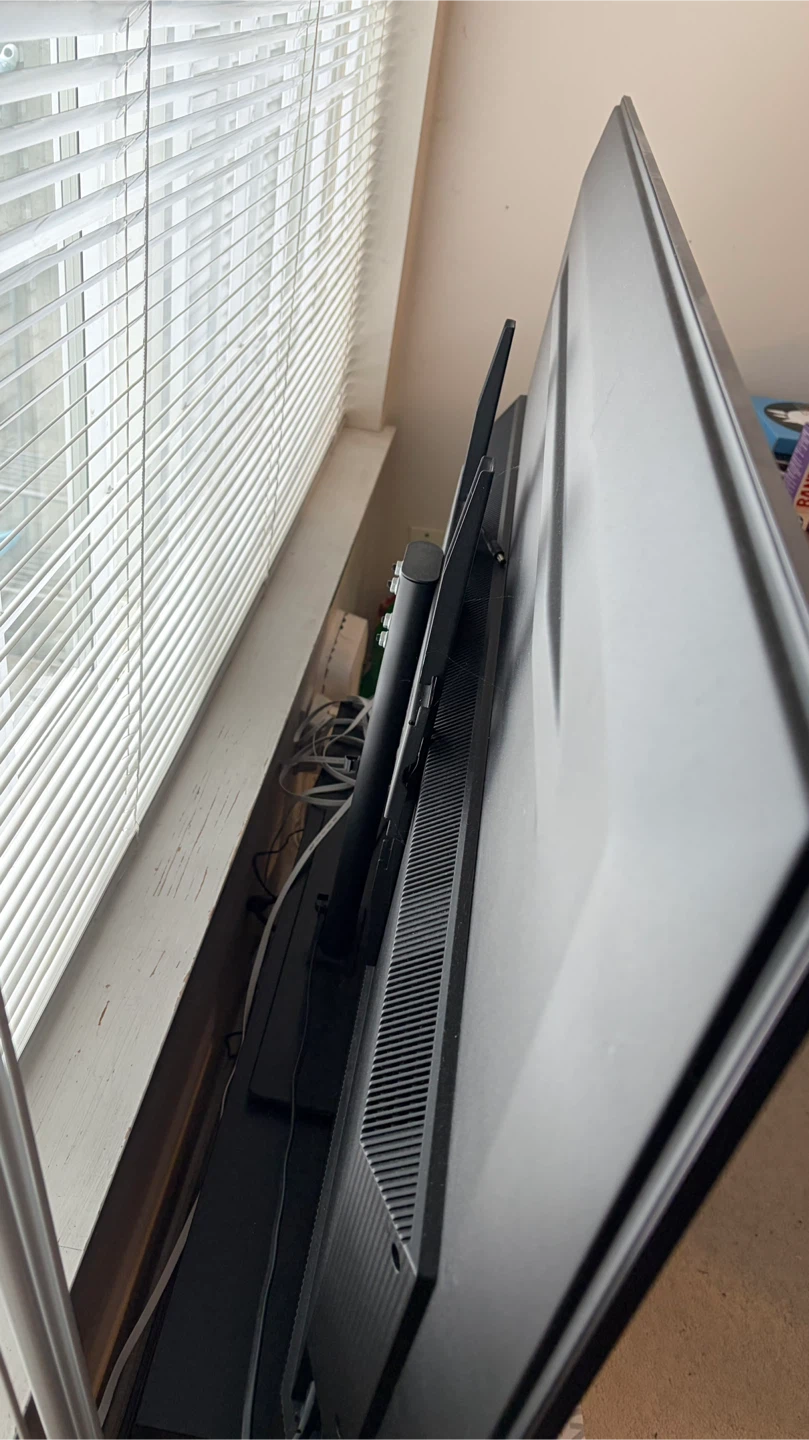 50inch 4k TV and Bose soundbar. Pick up only. - photo 2