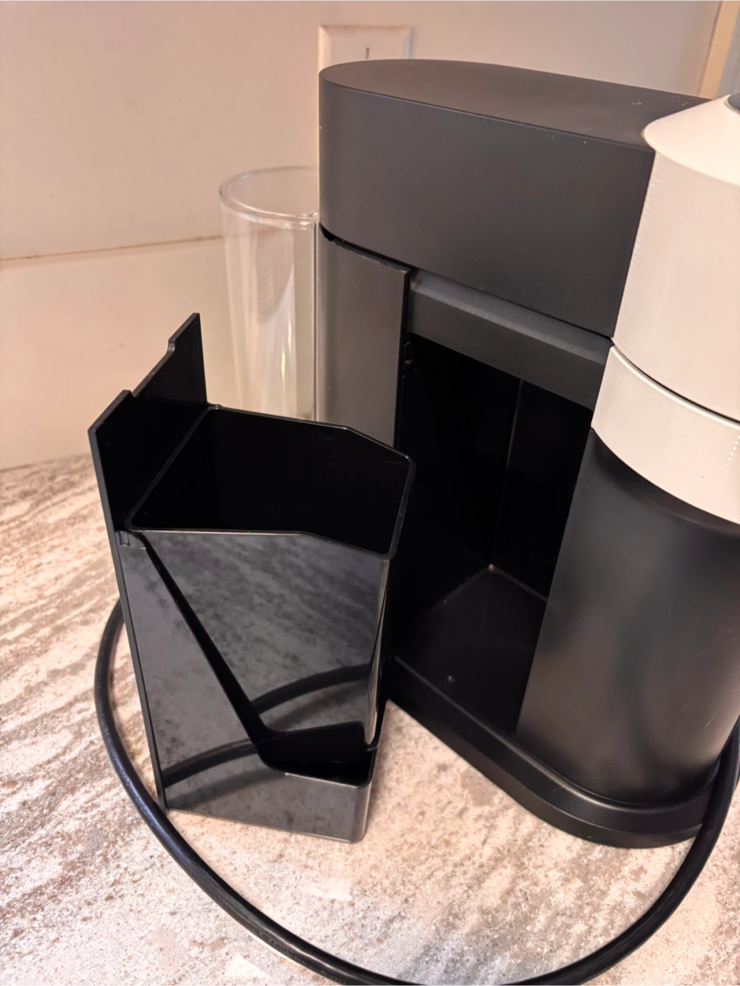 Nespresso Vertuo Coffee Machine - photo 4