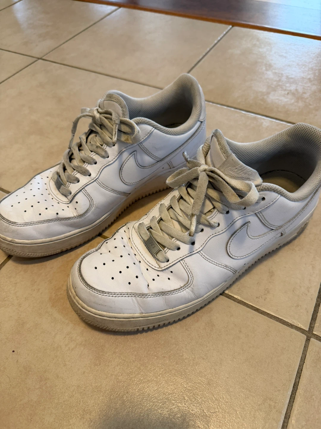 White Nike Air Force 1