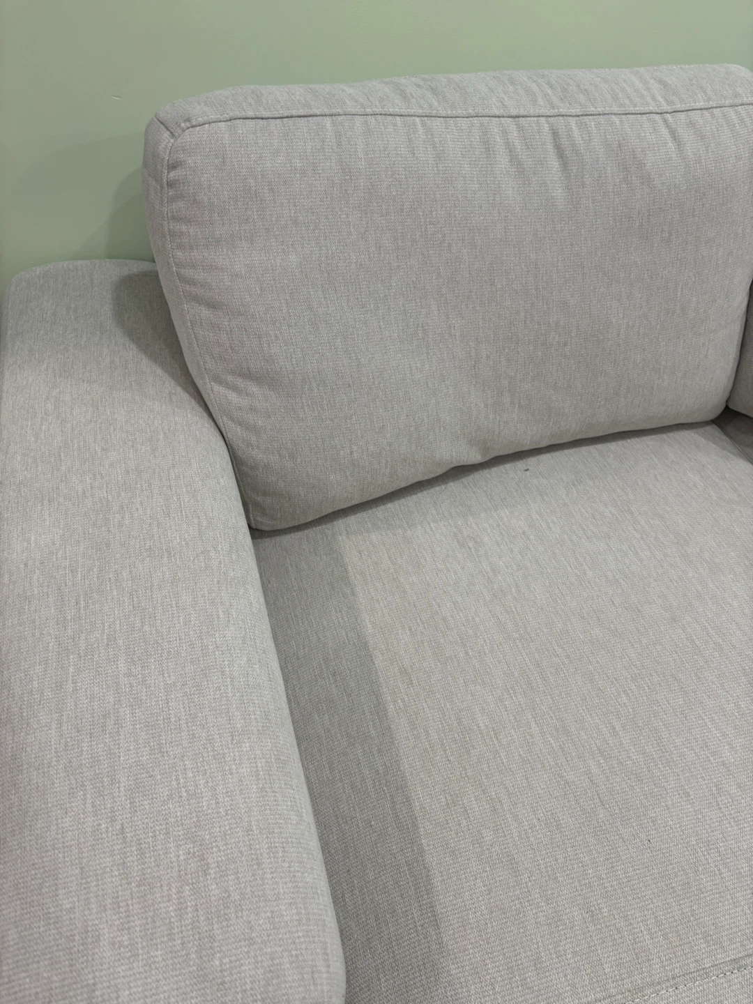 Structube Sectional sofa “Bromont”106”X64”-like new - photo 3