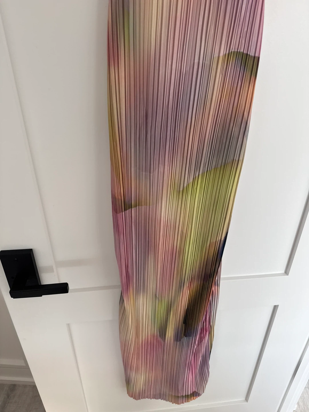 PrettyLittleThing Pleated Maxi Dress - photo 2