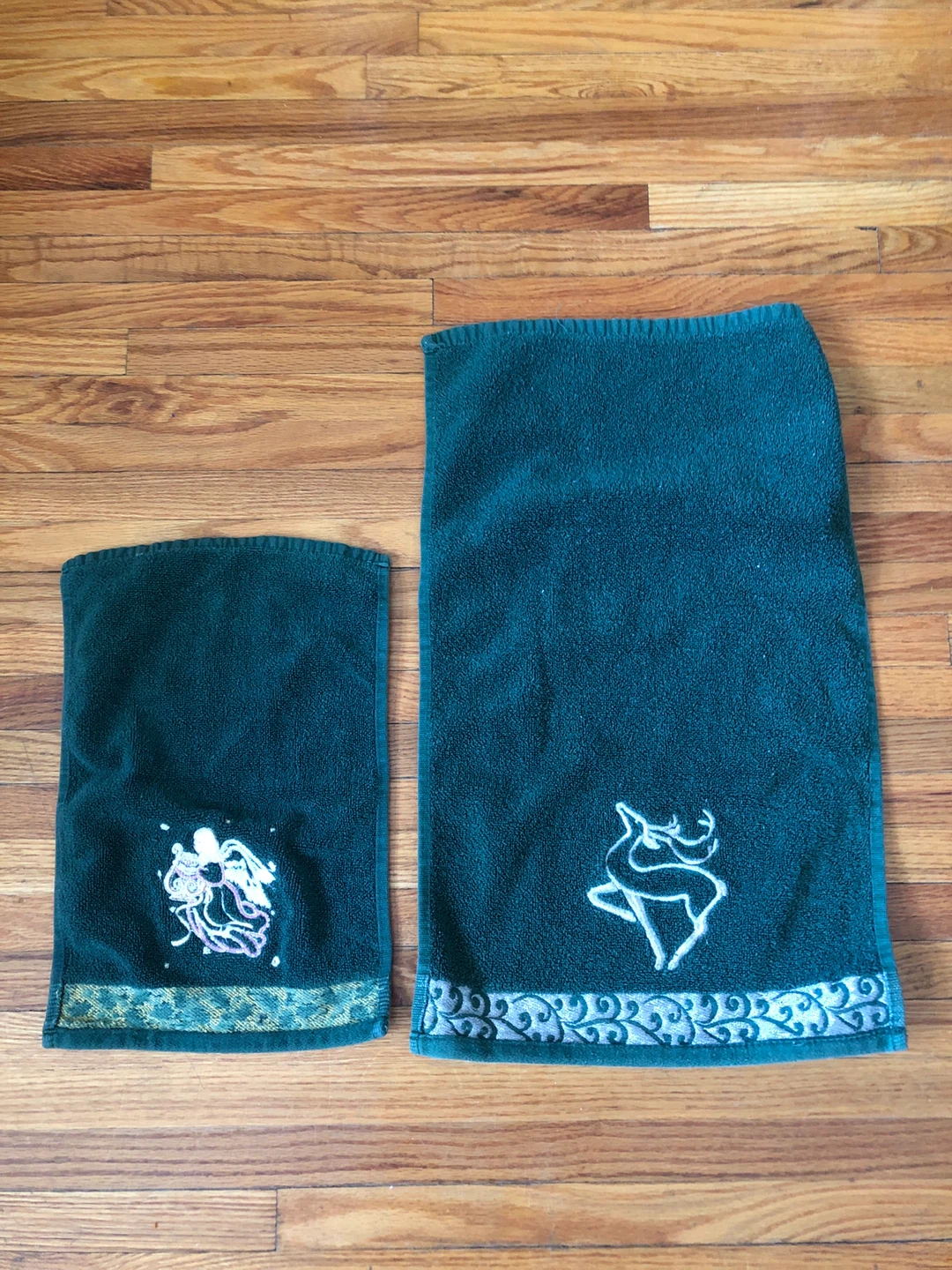 Set of 2 Green Holiday Embroidered Towels - Angel & Deer - photo 2