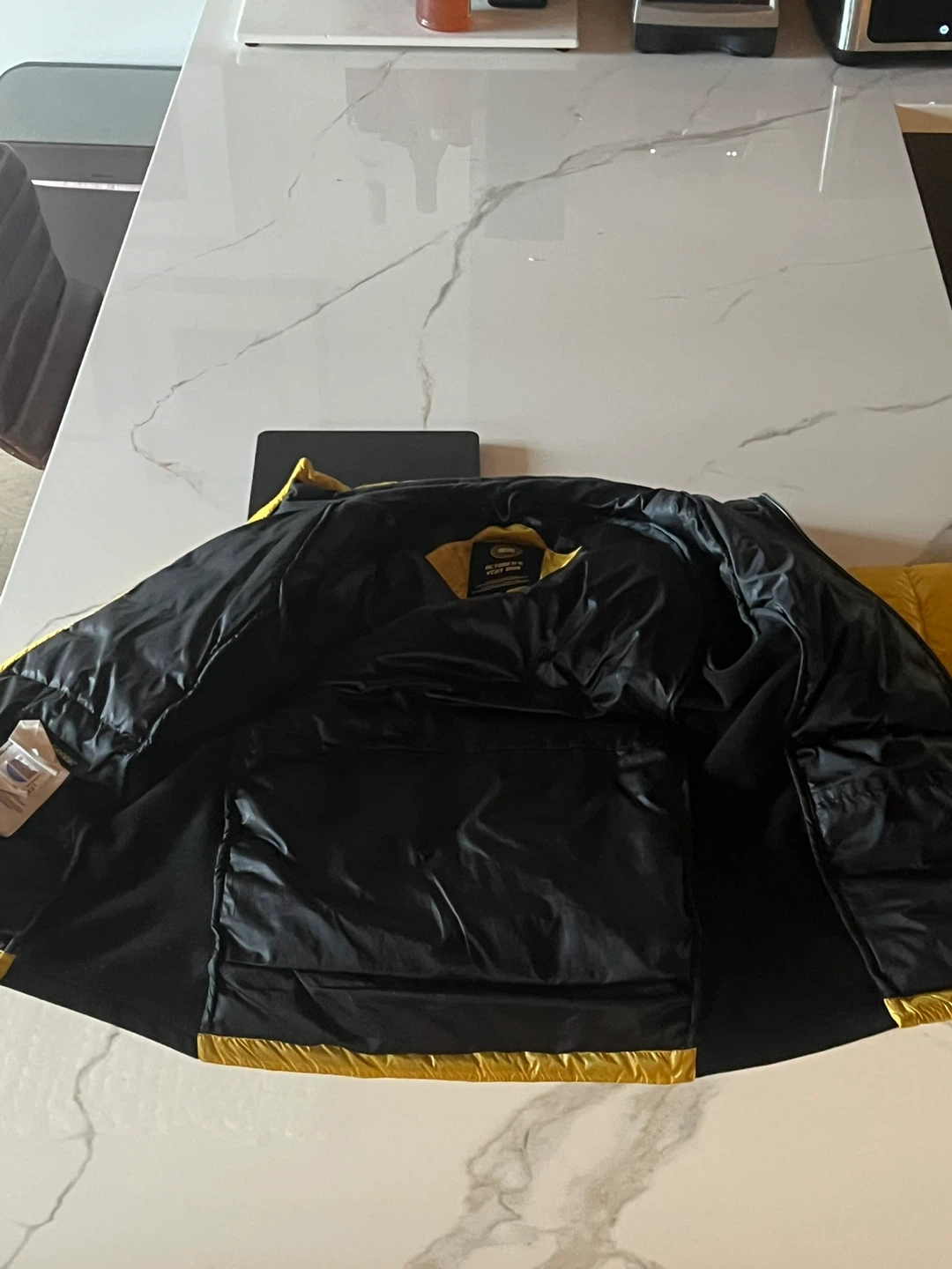 Canada Goose October's Very Own Puffer Jacket M/M Yellow - photo 3