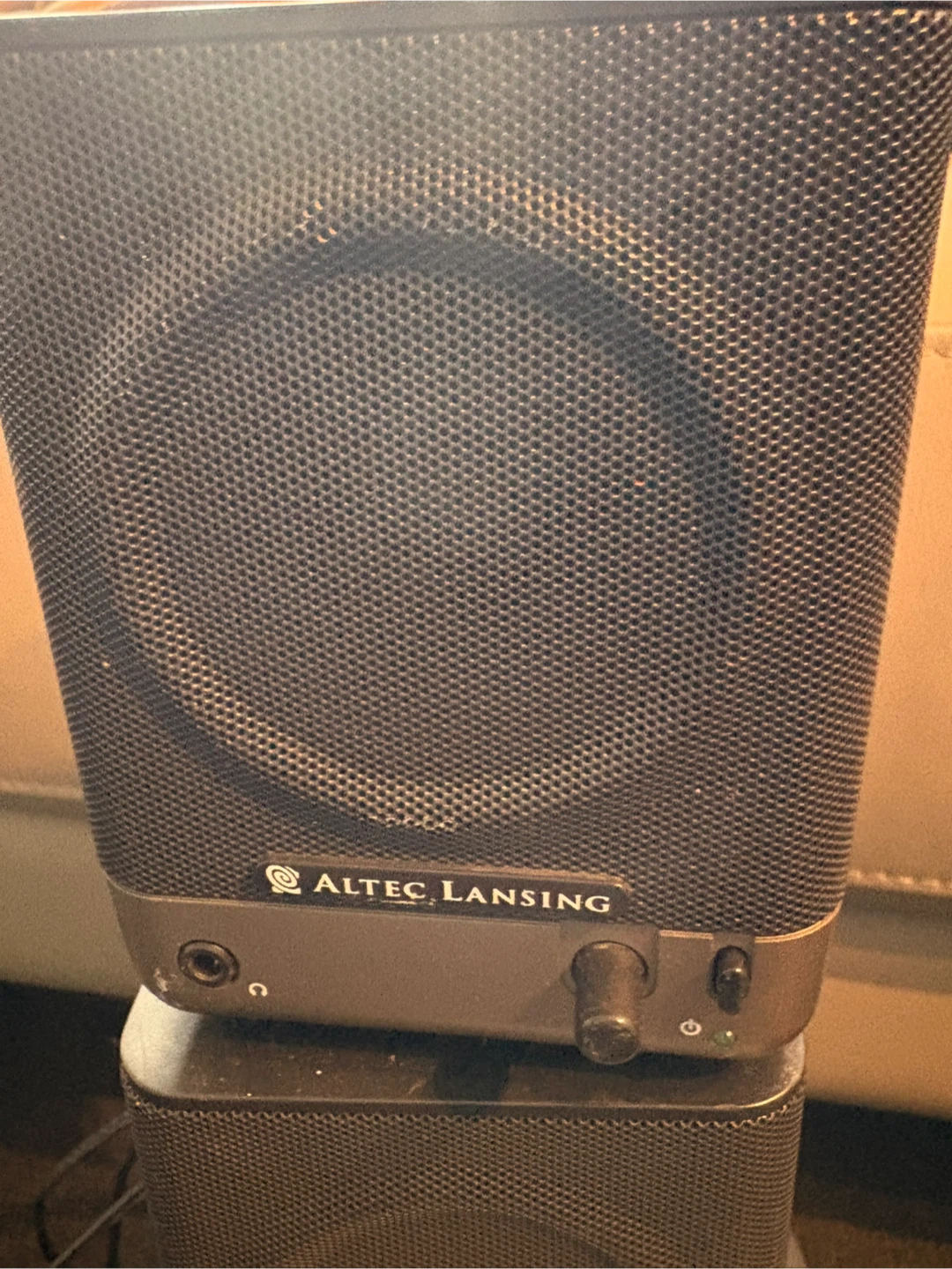 Altec Lansing 221 , 3 way speaker system