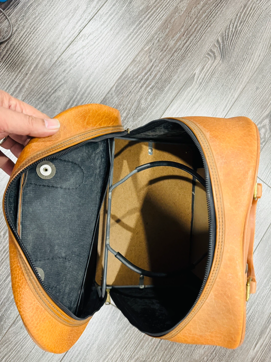 Vintage Brown Faux Leather Duffle Bag - photo 3