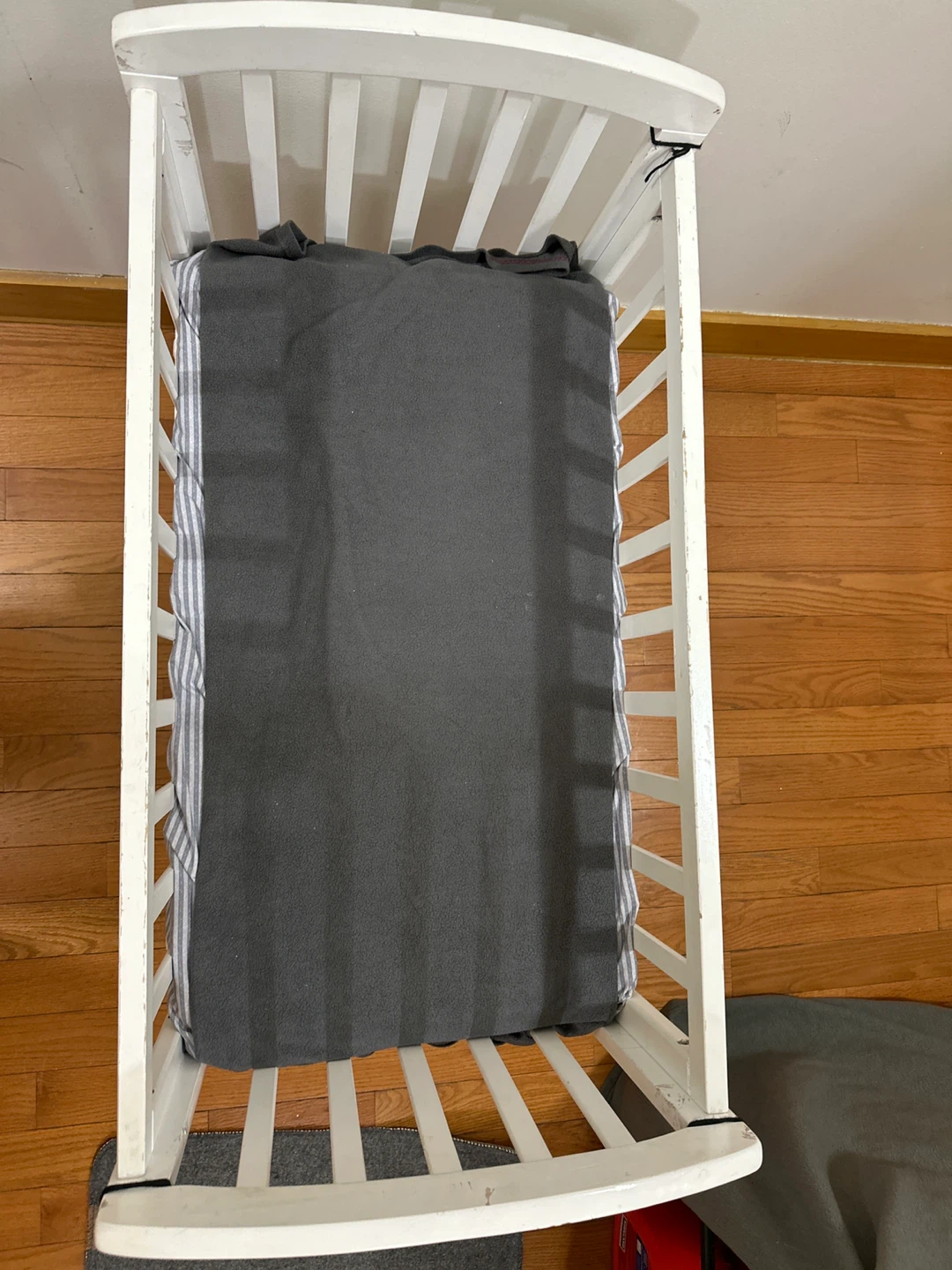 White Wooden Baby Cradle - photo 3