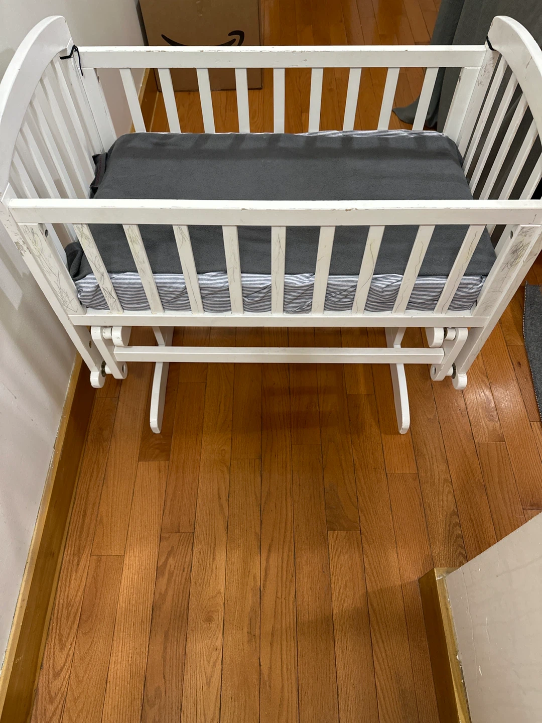 White Wooden Baby Cradle - photo 4