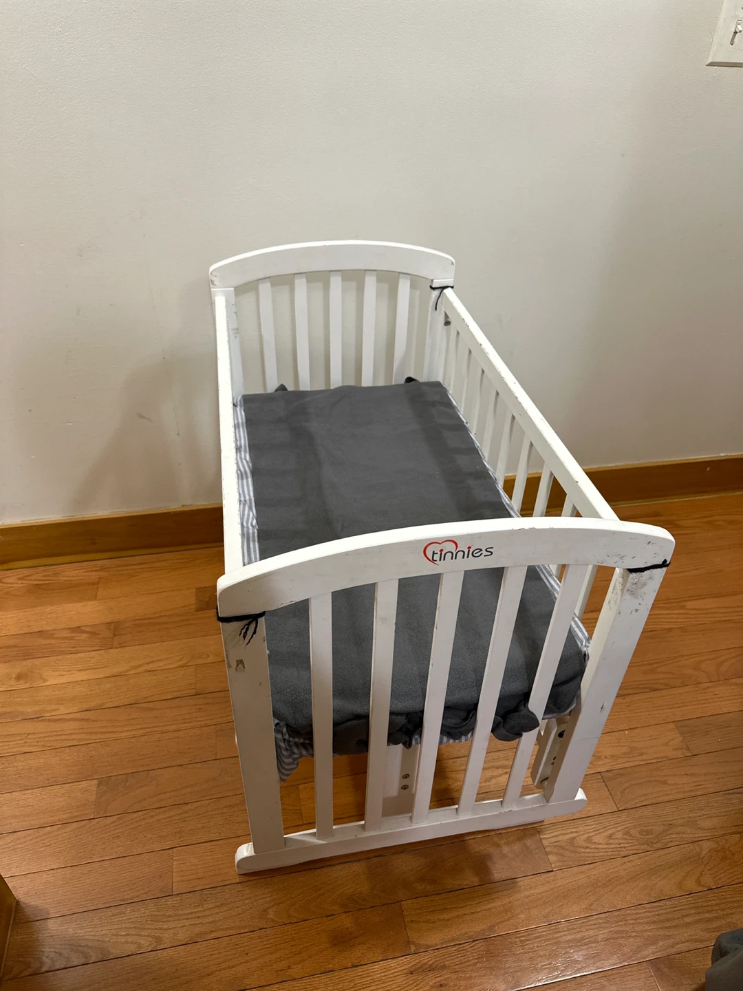 White Wooden Baby Cradle - photo 2
