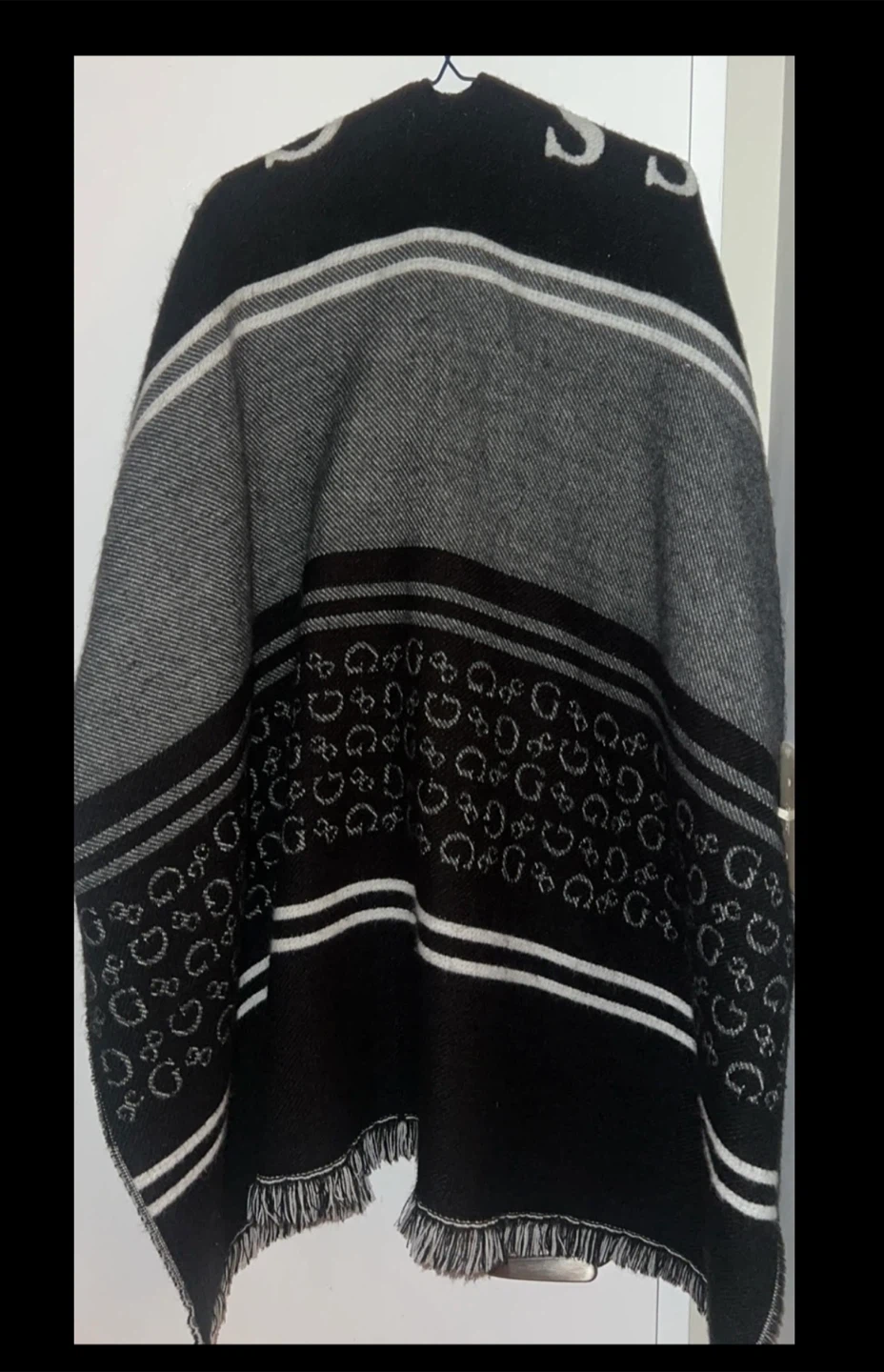 GUESS pullover