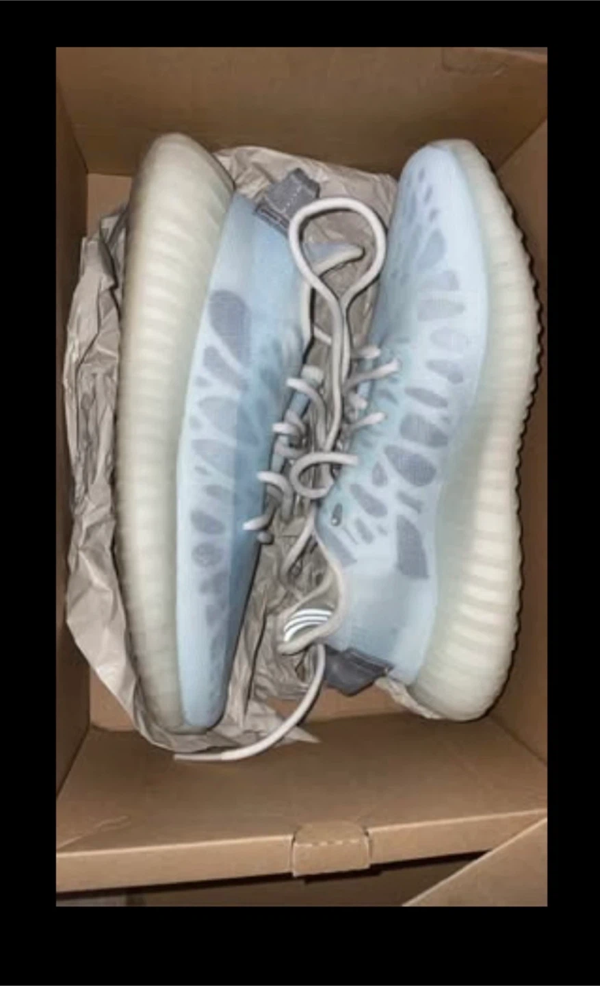Yeezys 350 boost- unisex