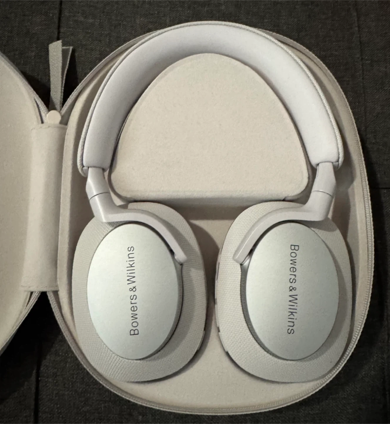 Bowers and Wilkins Px7 S2