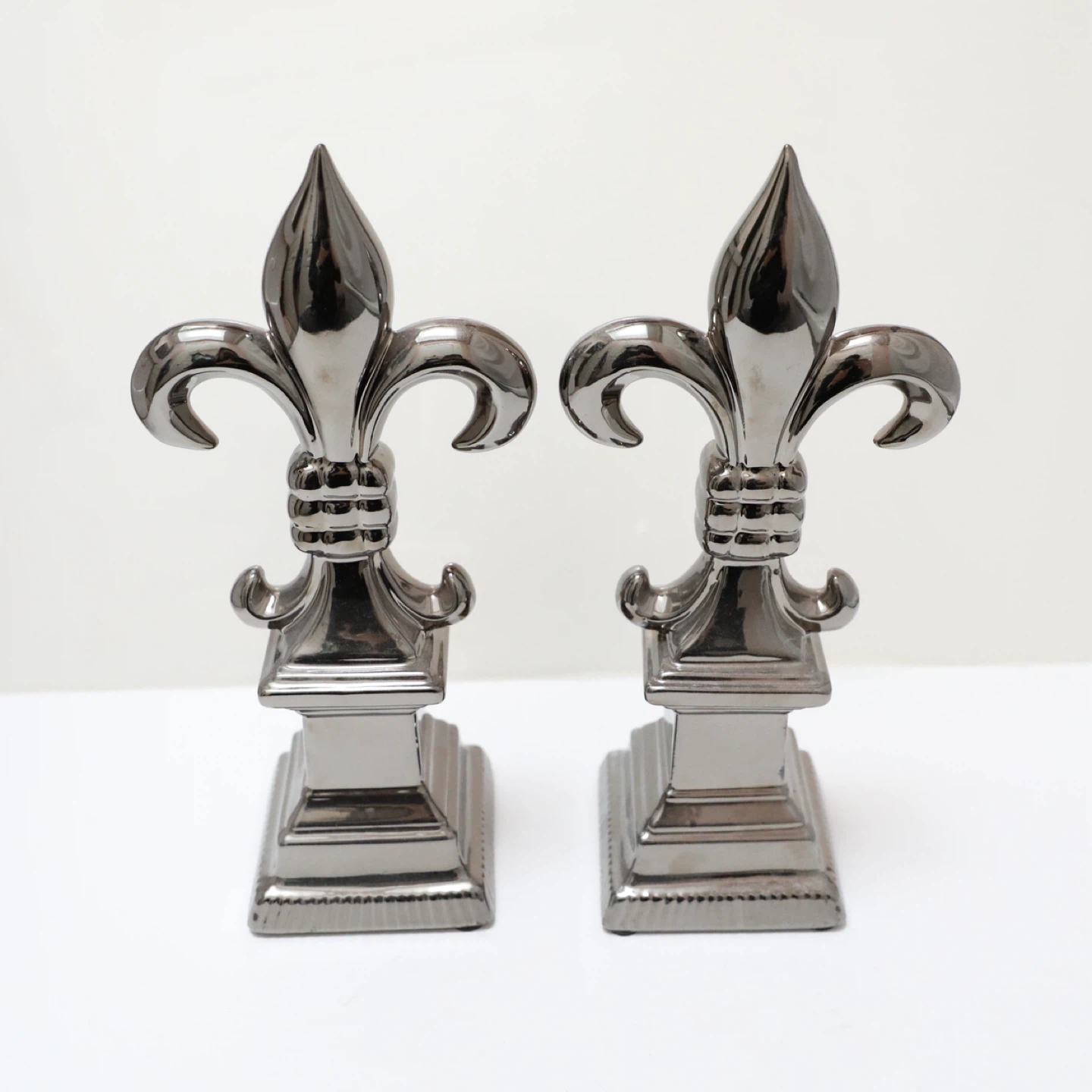 Set of 2 Fleur de Lys home decor French