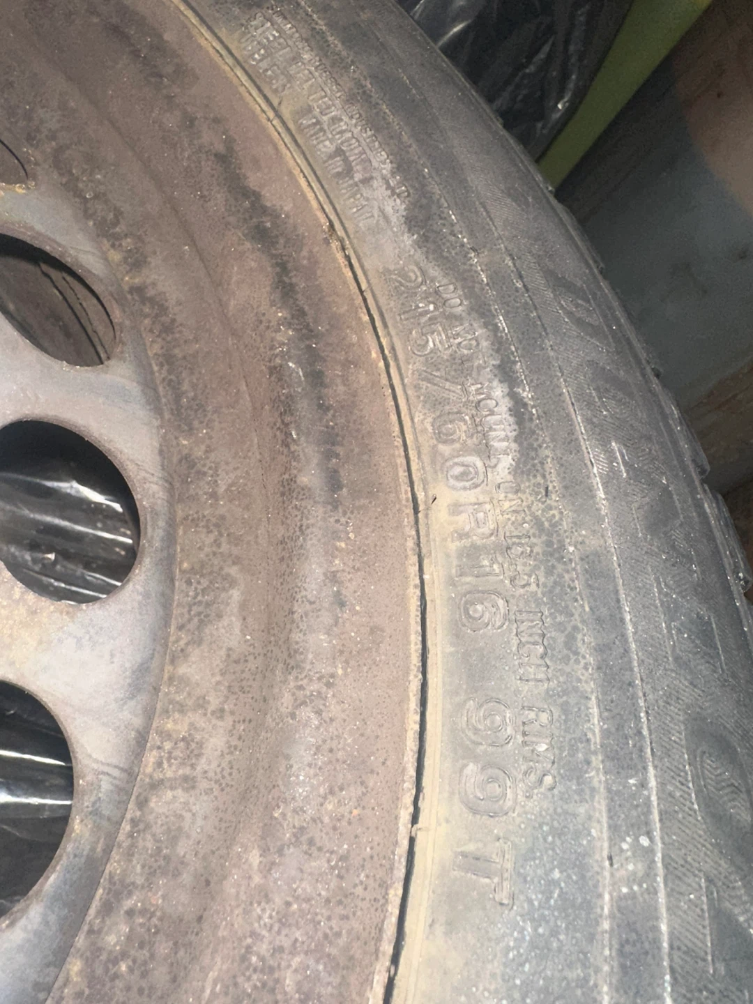 Used Winter Tire 215/60R16 99T