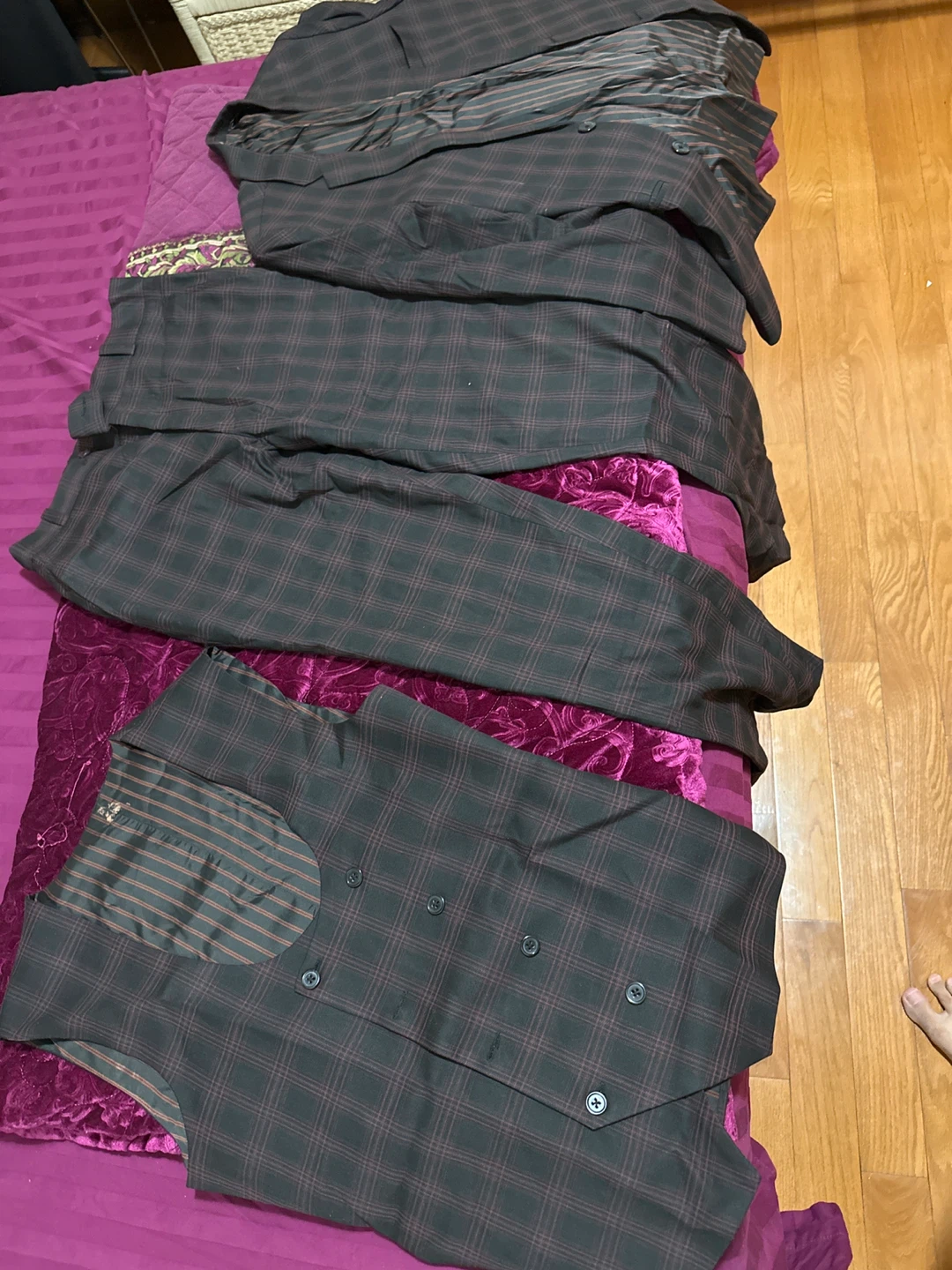 Men's Plaid Suit - Jacket, Vest, and Pants - photo 2