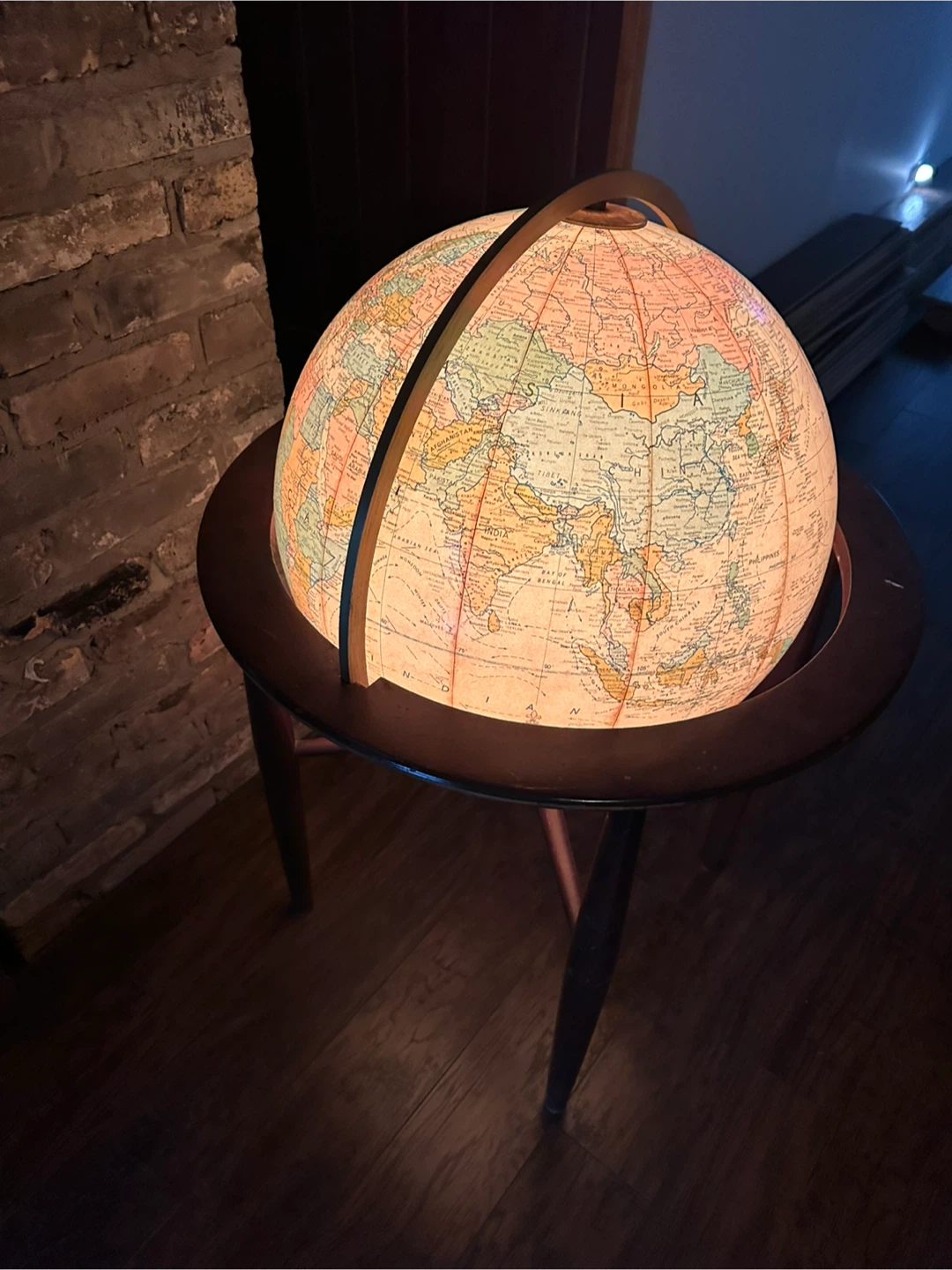 Illuminated Globe on Stand - photo 2