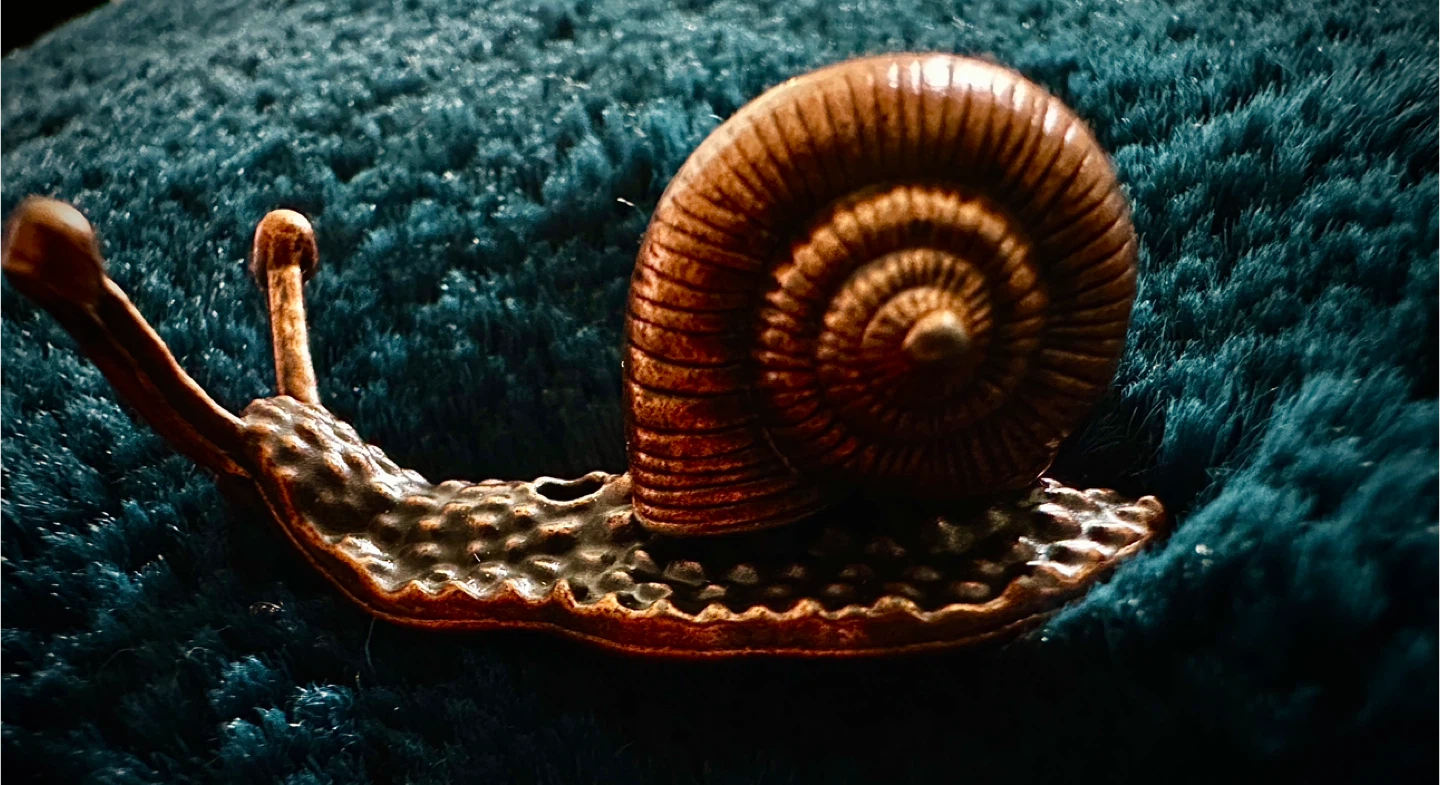 Decorative Snail Figurine Incense Holder - photo 3