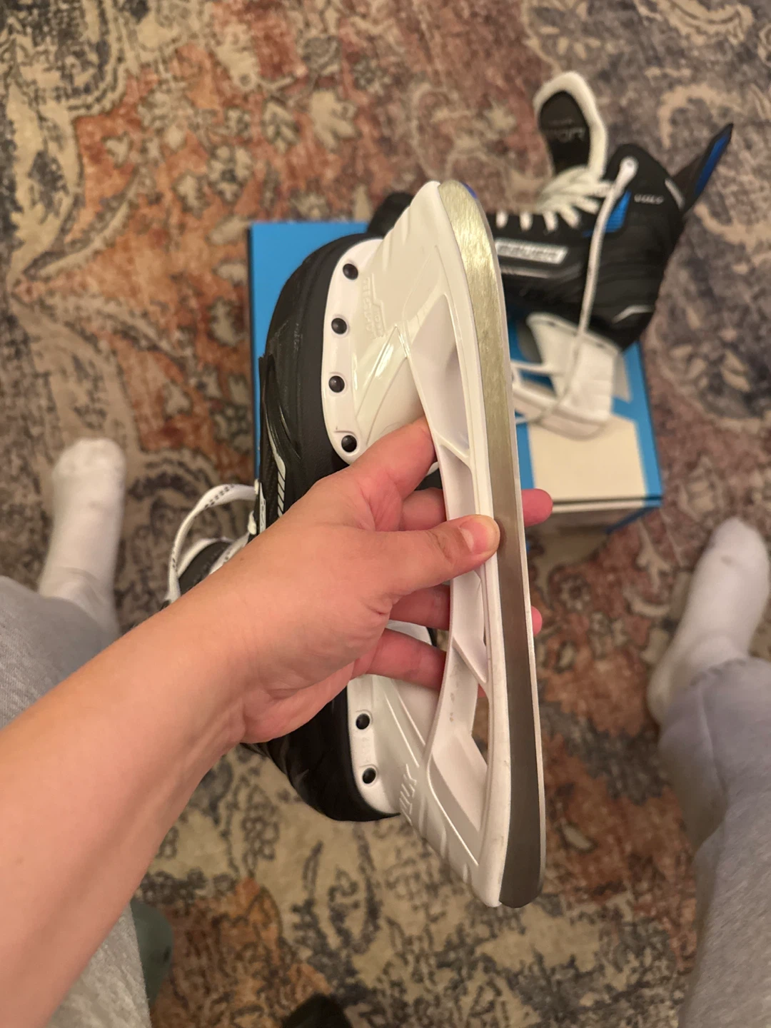 Bauer VAPOR VOLT Hockey Skates size 6 - photo 2