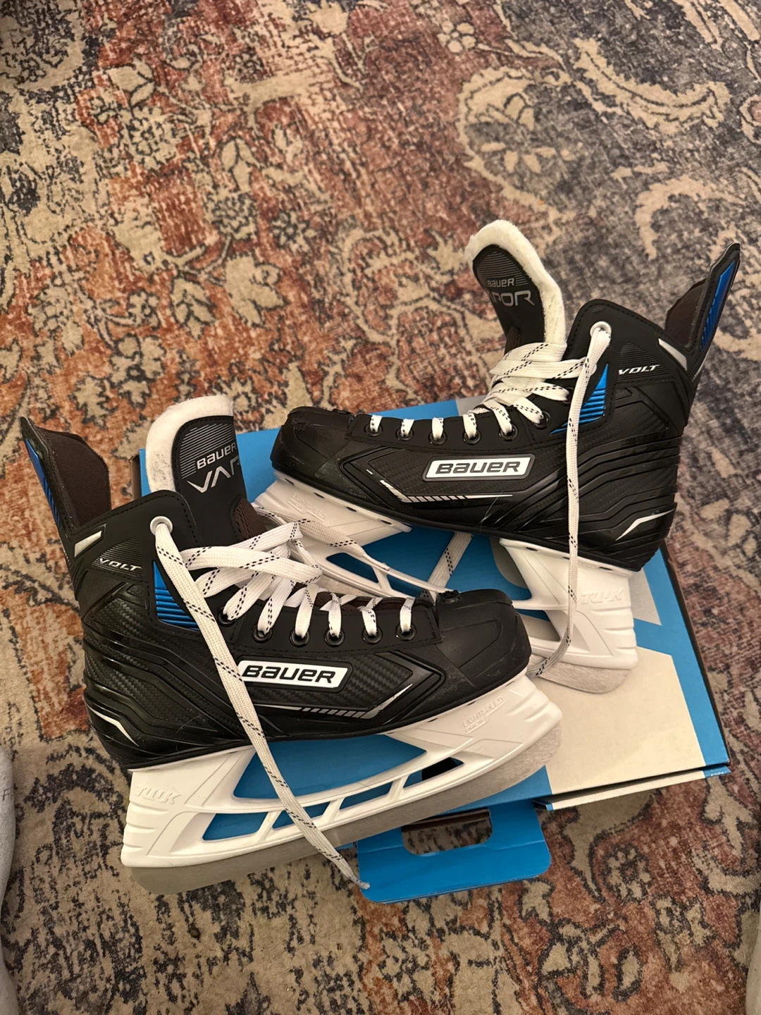 Bauer VAPOR VOLT Hockey Skates size 6