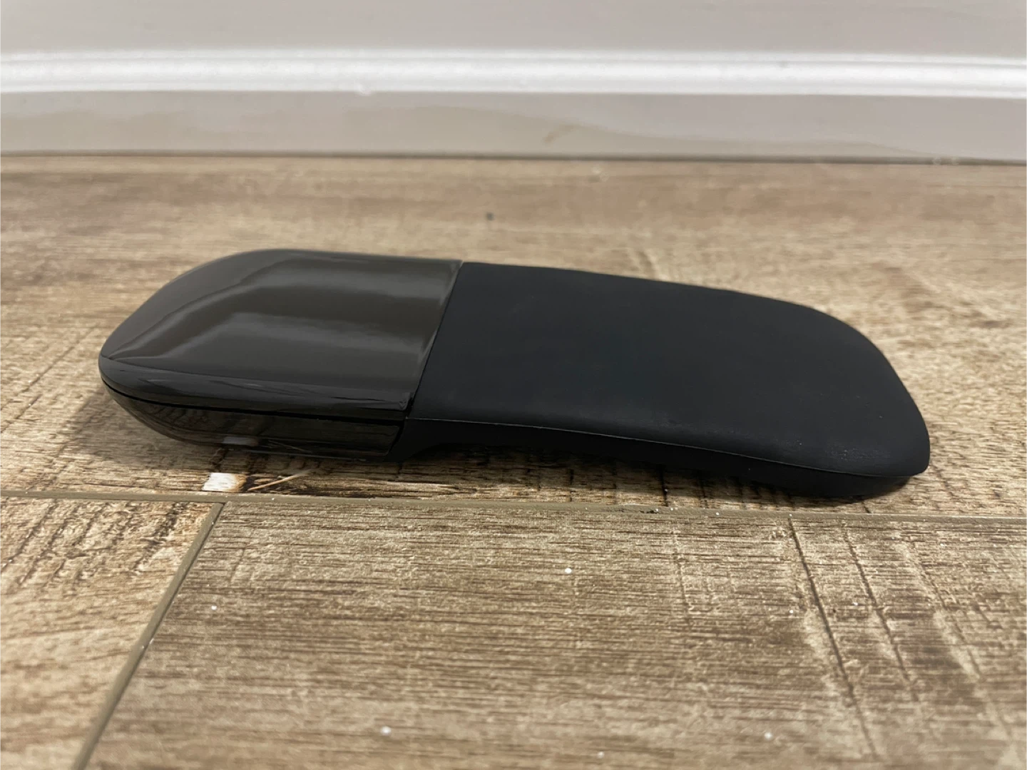 BRAND NEW 🥕 Bluetooth Arc Touch Mouse - photo 4