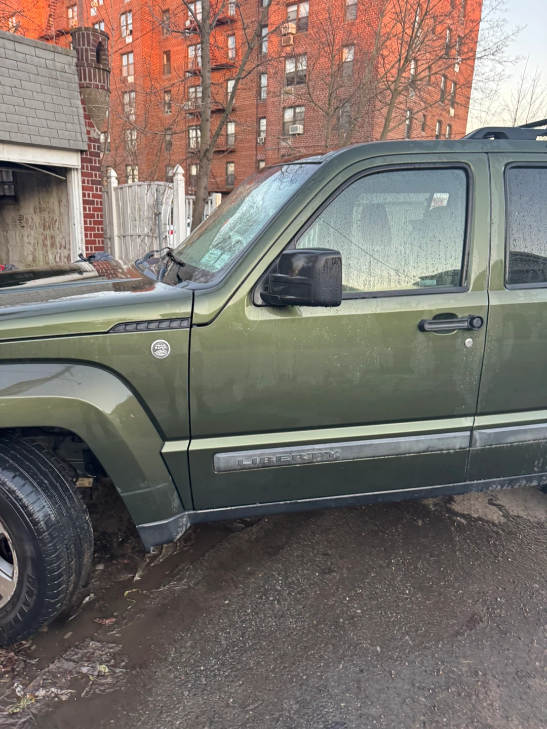 Green Jeep Liberty SUV - photo 5