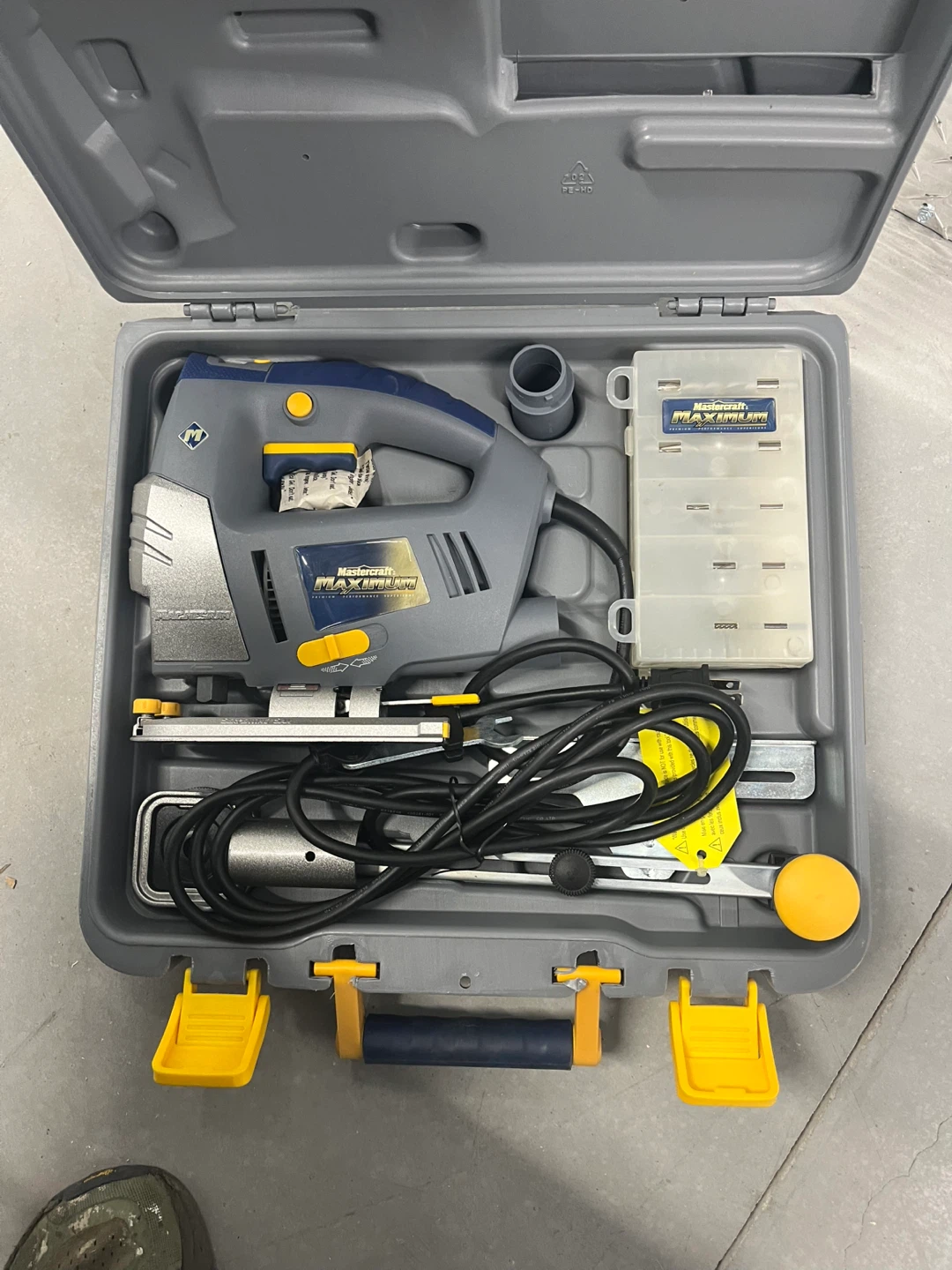 Mastercraft Maximum Serpentine Saw with Router Bits Set