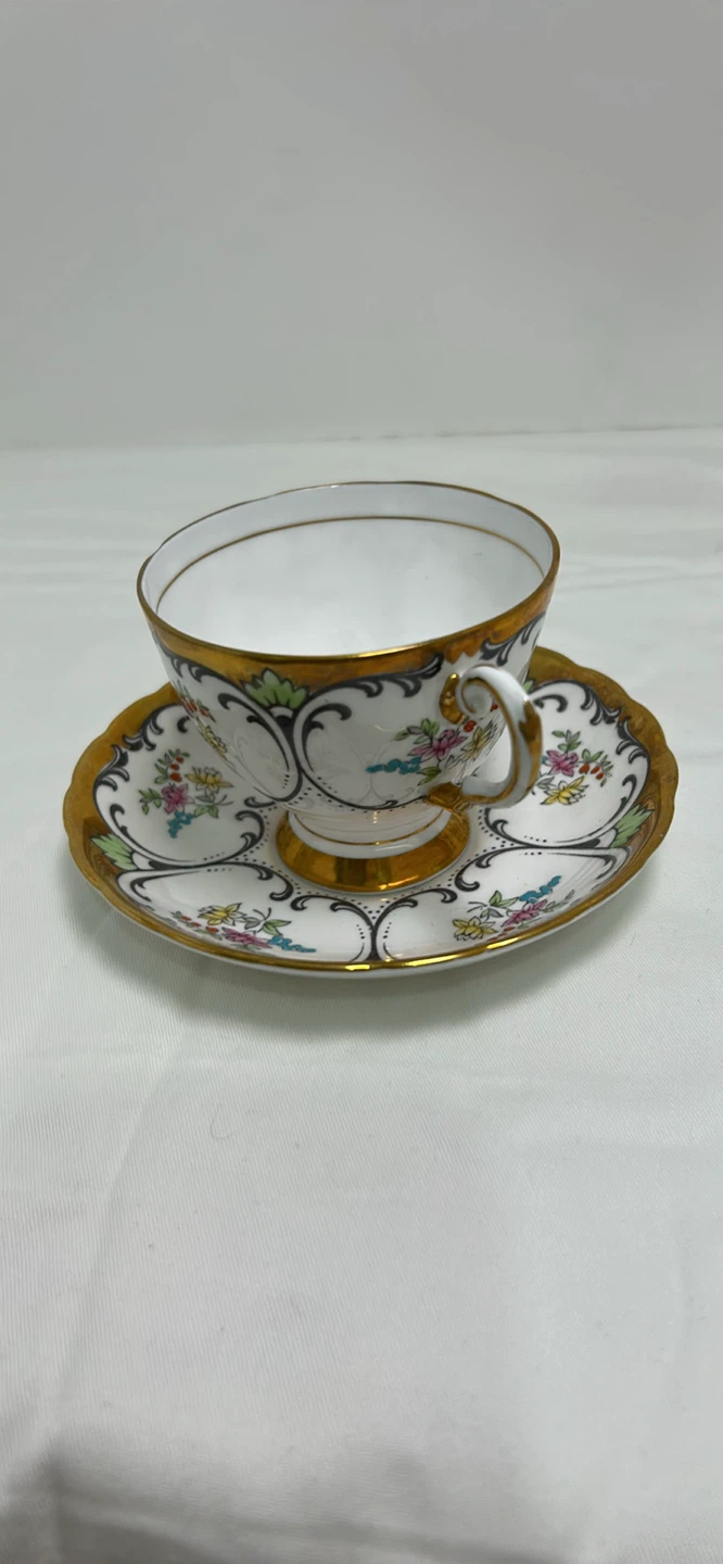 Vintage Tuscan Bone China Tea Cup and Saucer Set - photo 2