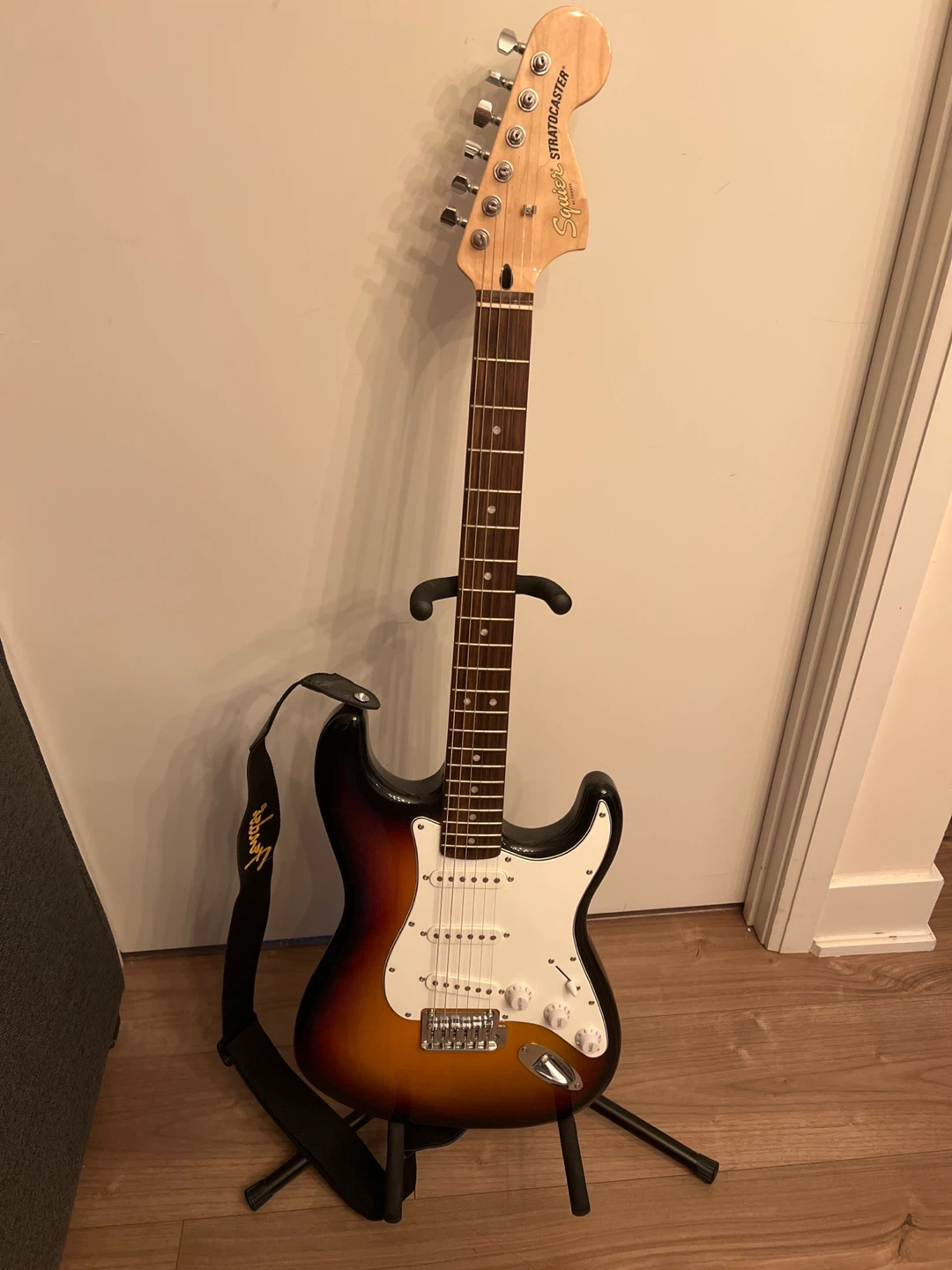 Fender Squier Stratocaster Electric Guitar - photo 4