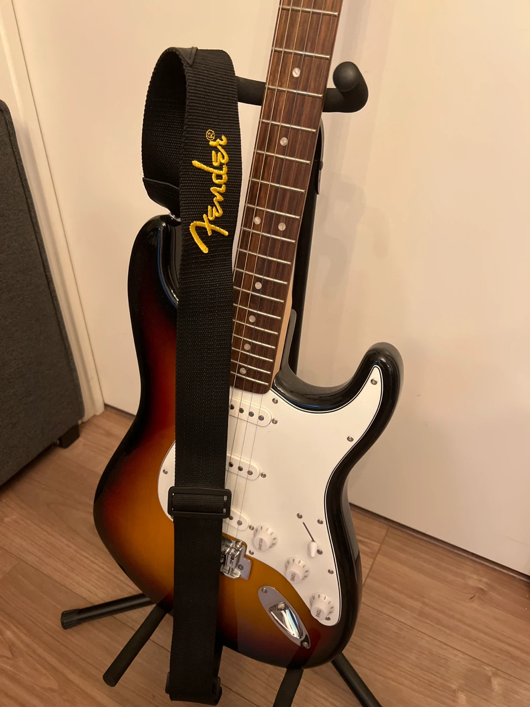 Fender Squier Stratocaster Electric Guitar - photo 2