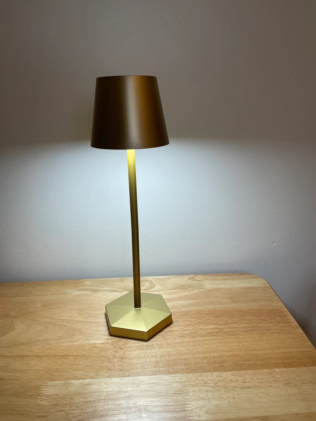 Gold Hexagonal Base Table Lamp - photo 2