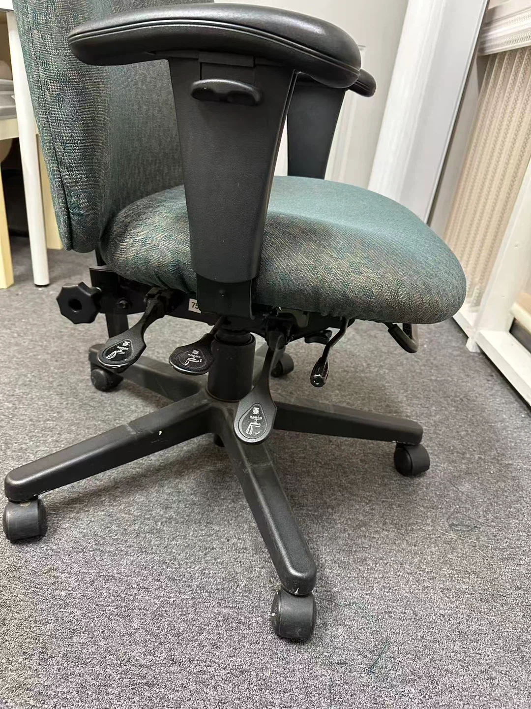 Ergonomic Office Chair - photo 2