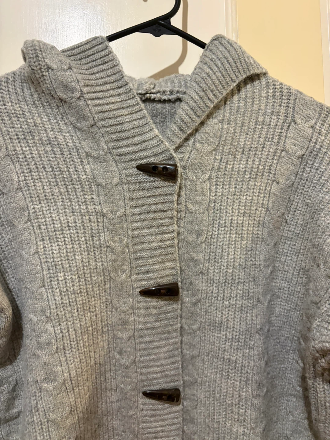 SORQUZE Grey Cable Knit Toggle Hooded Cardigan - photo 2