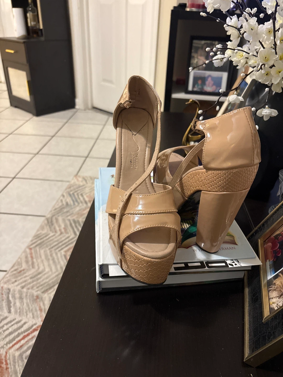 Womens Tan Patent Leather Platform Wedge Heels - photo 2