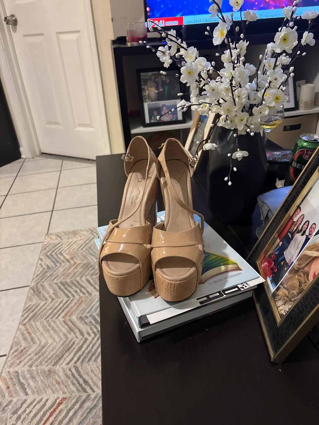 Womens Tan Patent Leather Platform Wedge Heels - photo 4