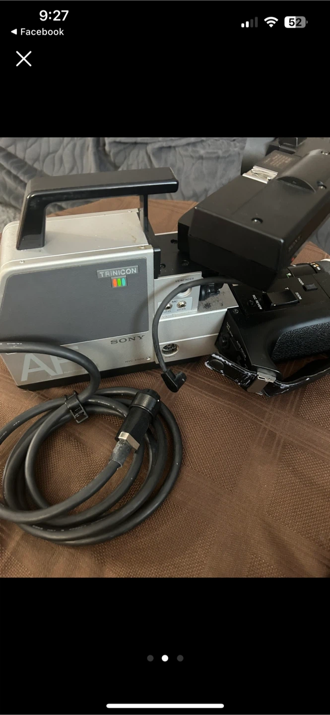 Sony HVC-2500 Trinitron Video Camera