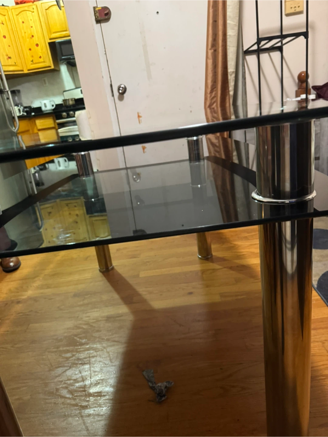 Elegant Modern Dining Table – Tempered Glass and Chrome.
