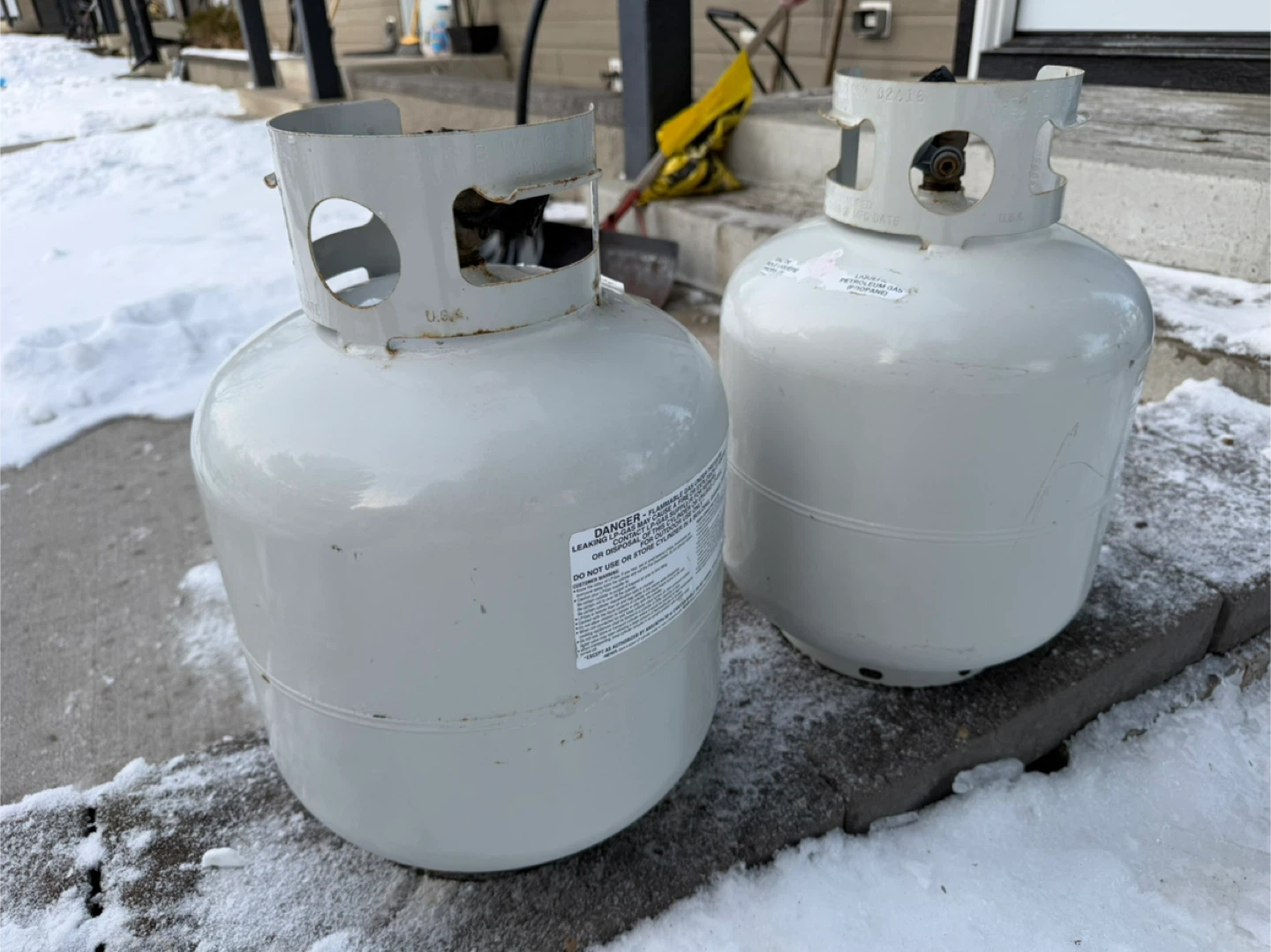 2x 30lb Propane Tanks - photo 5