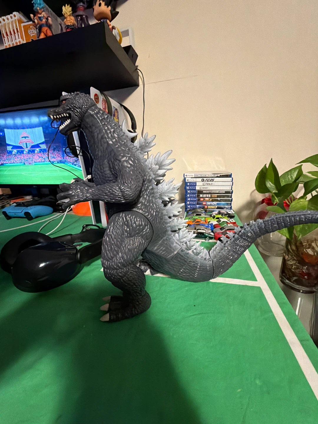 Godzilla Action Figure - photo 3
