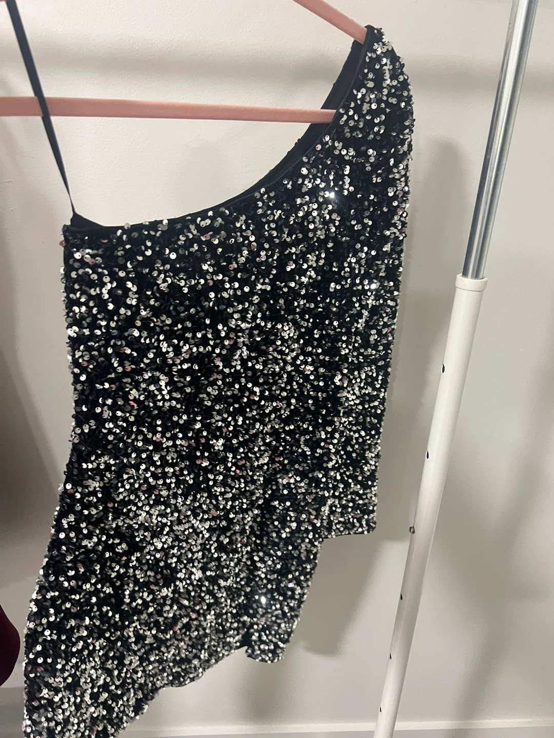 Black Sequined One-Shoulder Mini Dress - photo 4