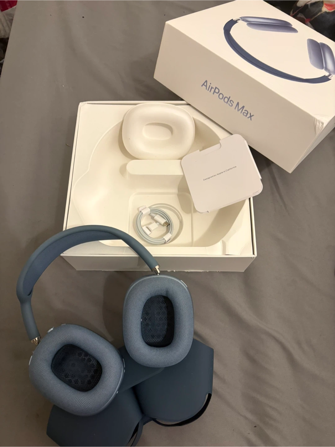Apple AirPods Max (blue) Wireless Over-Ear Headphones