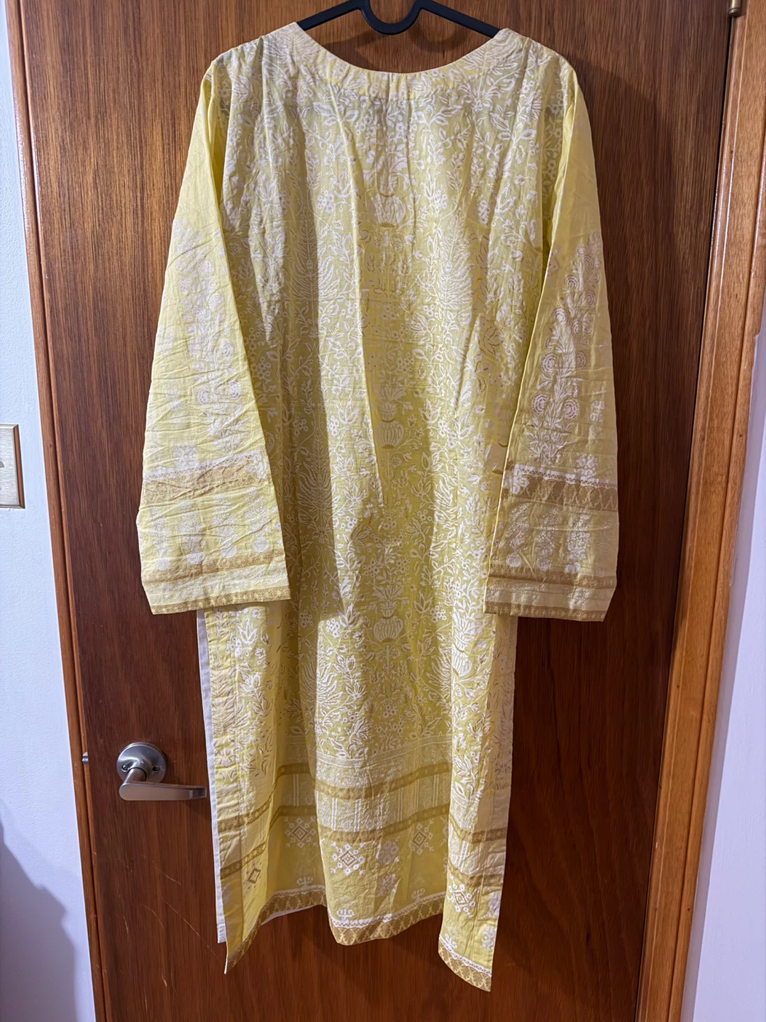 Yellow pakistani Embroidered Kurti - photo 2