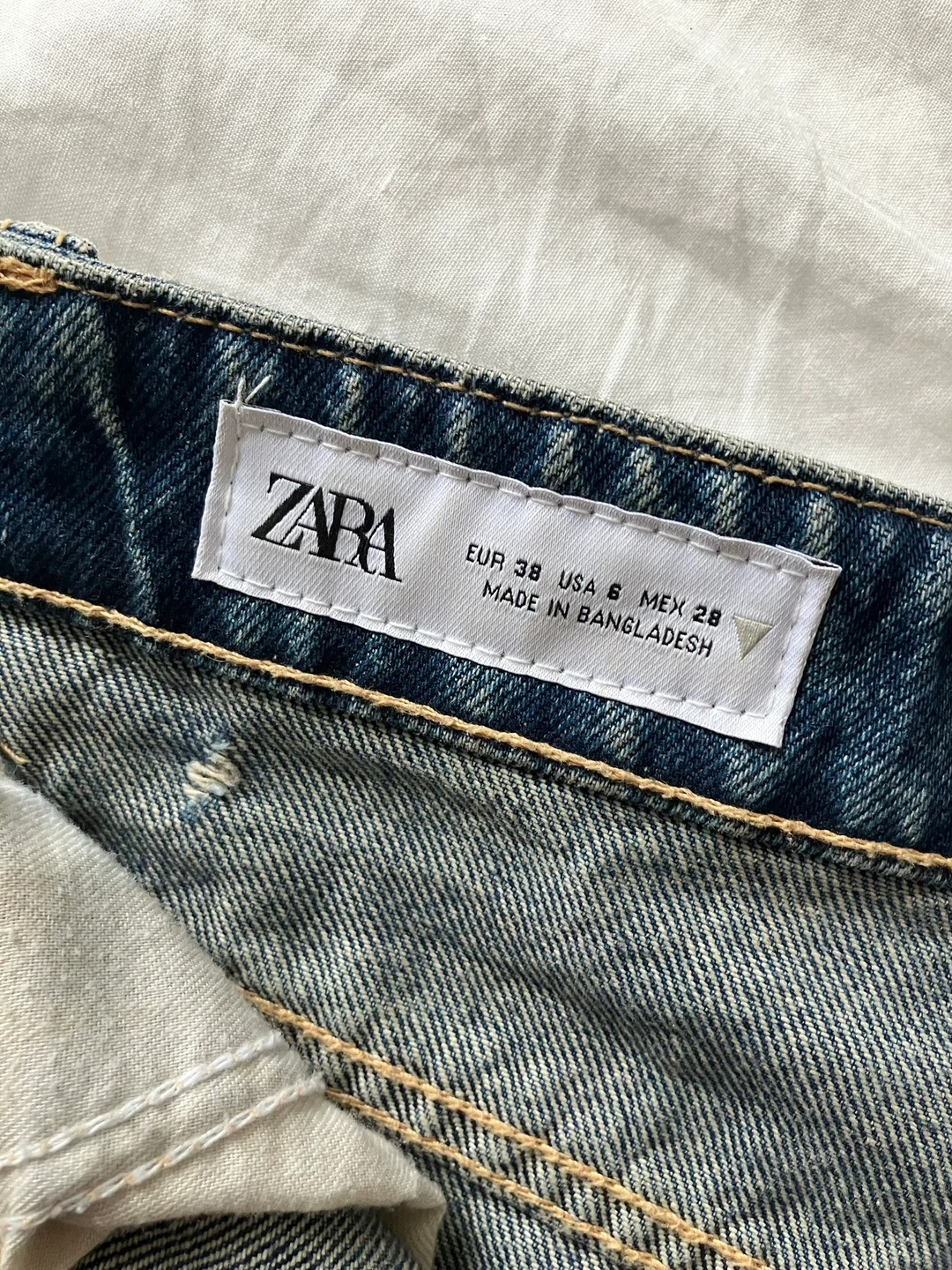ZARA High-Waisted Jeans Shorts - Size 6 - photo 2