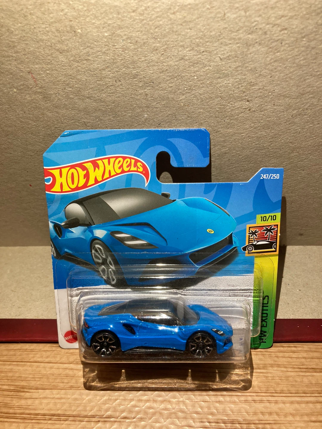 Hot Wheels / Lotus Emira / Blue