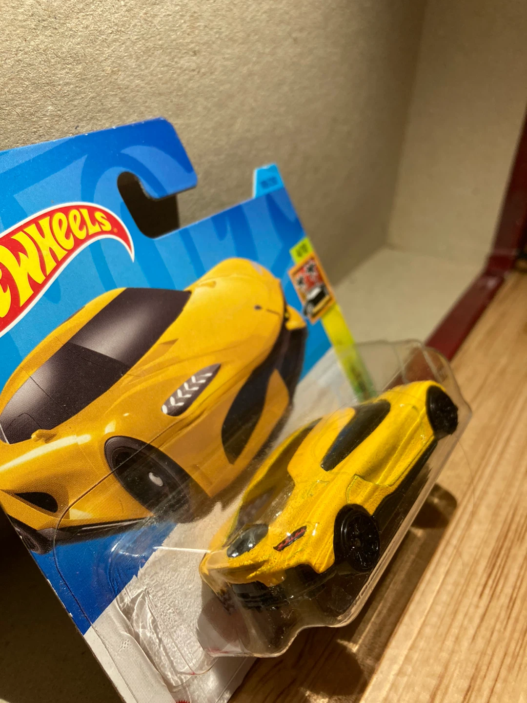 Hot Wheels / Koenigsegg Gemera / Yellow - photo 3