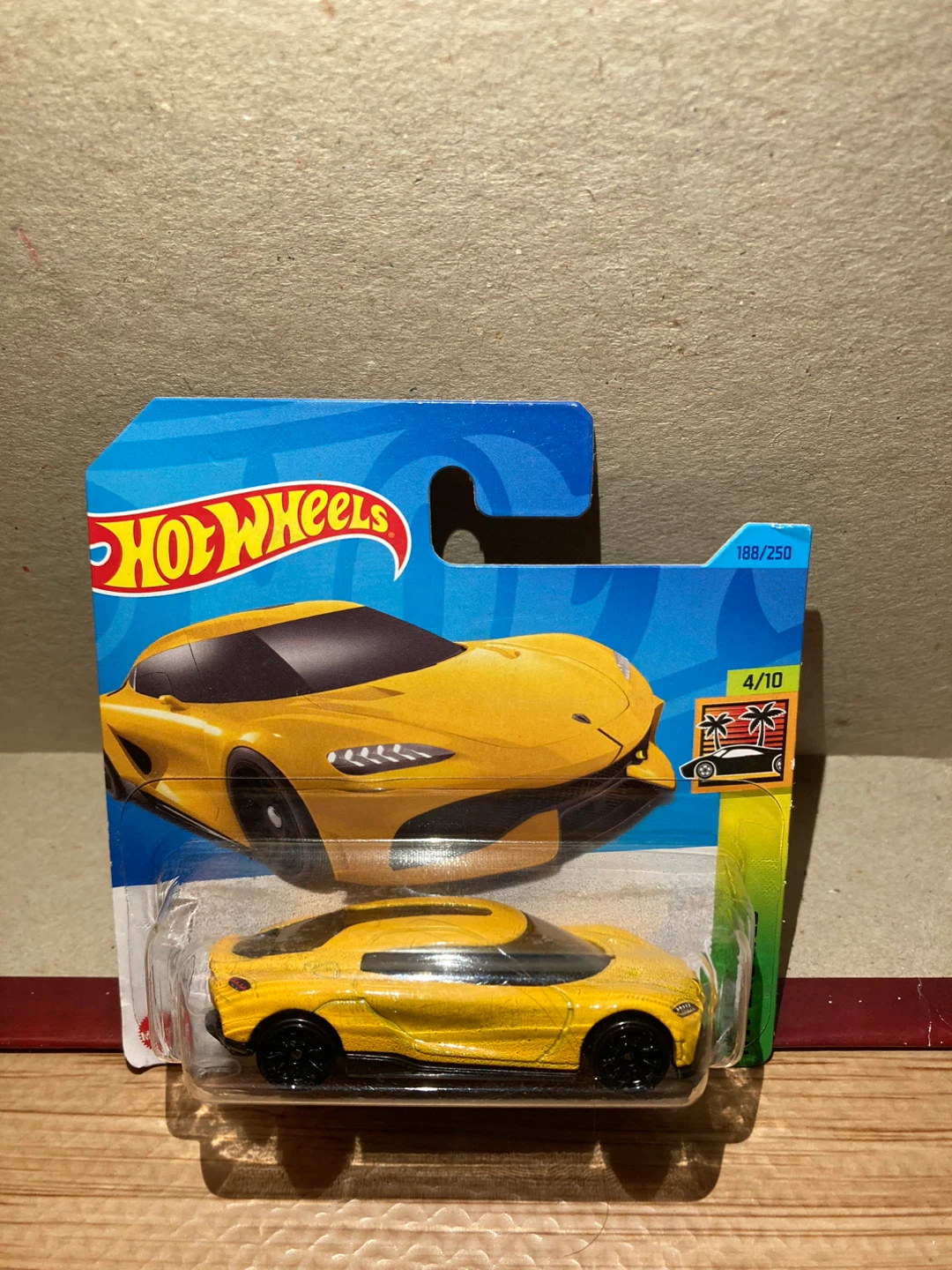 Hot Wheels / Koenigsegg Gemera / Yellow