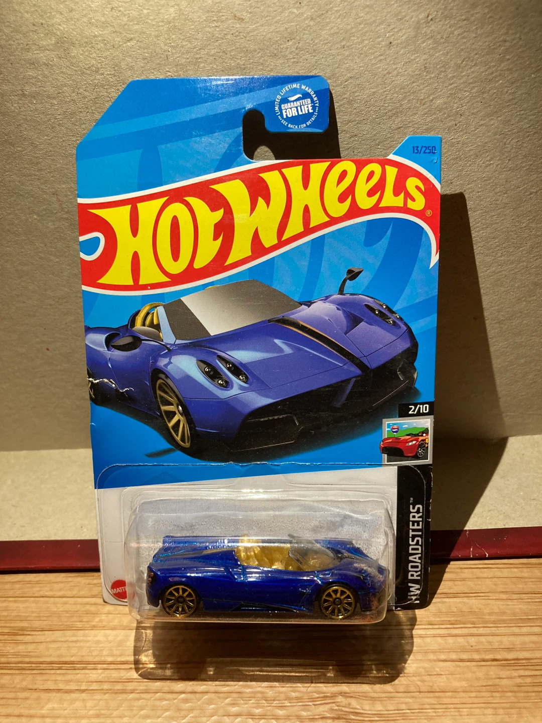 Hot Wheels / 17 Pagani Huayra Roadster / Blue