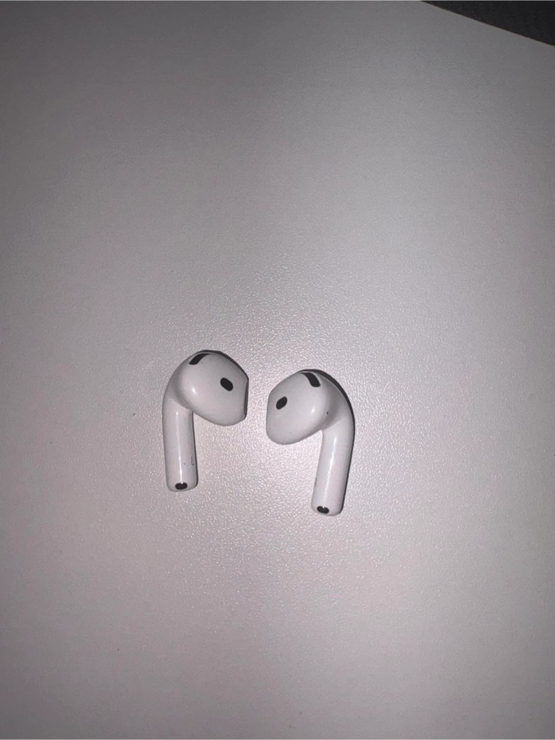 Apple AirPods 4 Right and Left)